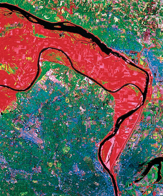 Map of the Mississippi and Missouri Rivers during flooded conditions.