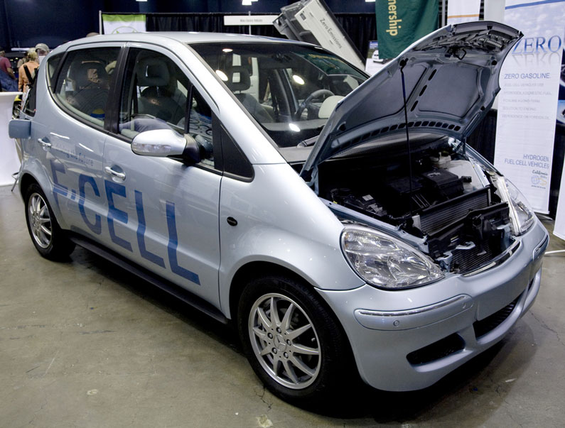 Photo of a car that uses fuel cells at an exhibition.