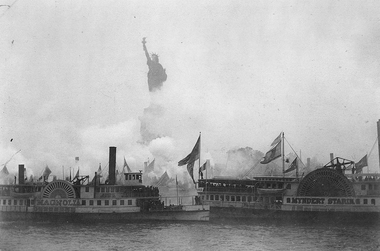 Photo of the dedication of the Statue of Liberty.